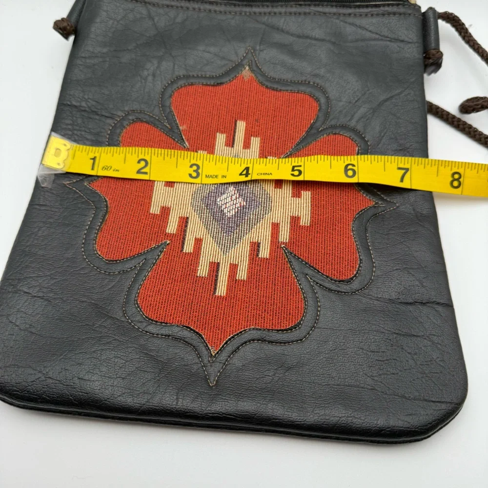 Vintage Leather And Hand Embroidered Passport Crossbody Purse 9x7.5 Inches Women - Picture 5 of 6